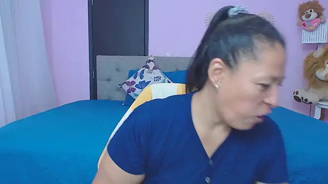 Snapshot of mature_martina chatting on 6, 1, 2026 mature martina online show from 6, 1, 2026