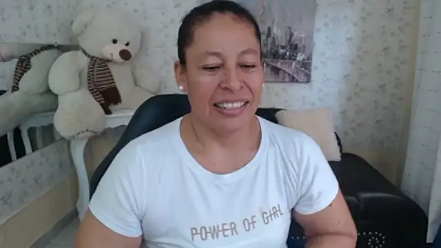 Snapshot of mature_martina chatting on 6, 5, 2026 mature martina online show from 6, 5, 2026
