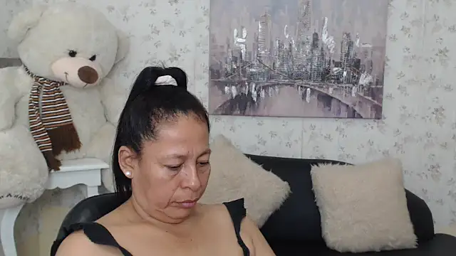 Snapshot of mature_martina chatting on 13, 5, 2026 mature martina online show from 13, 5, 2026