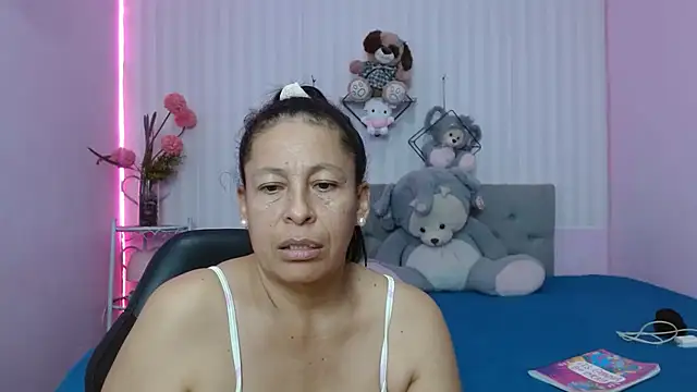 Snapshot of mature_martina chatting on 24, 5, 2026 mature martina online show from 24, 5, 2026