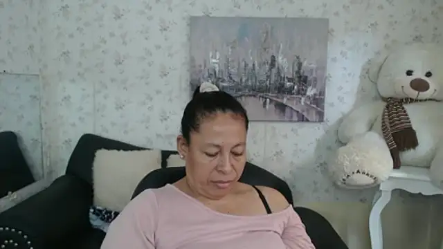 Snapshot of mature_martina chatting on 25, 5, 2026 mature martina online show from 25, 5, 2026