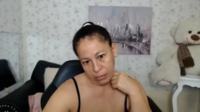 Snapshot of mature_martina chatting on 26, 5, 2026 mature martina online show from 26, 5, 2026