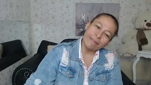 Snapshot of mature_martina chatting on 27, 5, 2026 mature martina online show from 27, 5, 2026