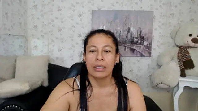 Snapshot of mature_martina chatting on 31, 5, 2026 mature martina online show from 31, 5, 2026