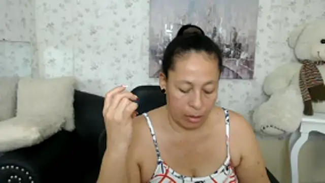 Snapshot of mature_martina chatting on 31, 5, 2026 mature martina online show from 31, 5, 2026