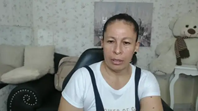 Snapshot of mature_martina chatting on 1, 6, 2026 mature martina online show from 1, 6, 2026