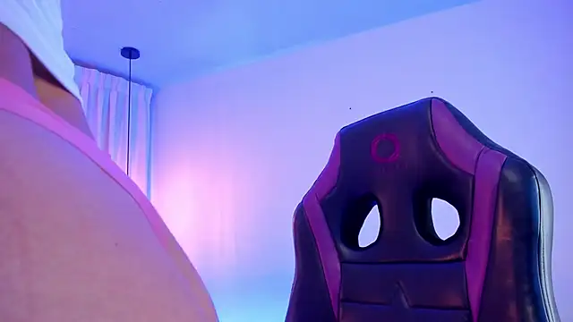 BonnieBad01 online show from 24, 2, 2025