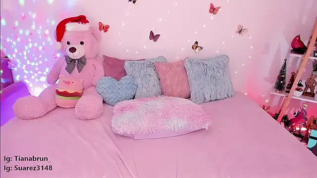 Zara uwu  online show from 29, 12, 2024