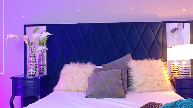 Margaret Saunders online show from 19, 12, 2025