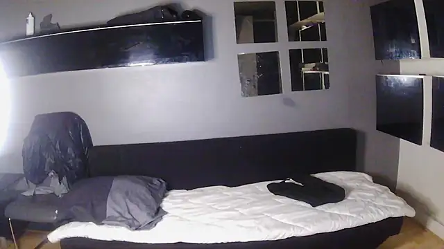 Snapshot of Bebemickey75 chatting on 1, 3, 2026 Bebemickey75 online show from 1, 3, 2026