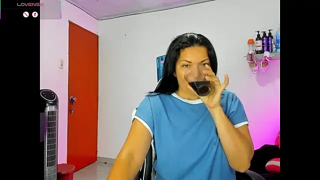 Snapshot of Angelblue_ chatting on 1, 7, 2026 Angelblue online show from 1, 7, 2026