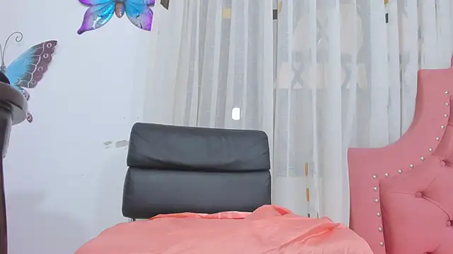 steila rochefort online show from 19, 12, 2024