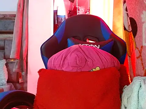 coral1727 online show from 4, 2, 2025