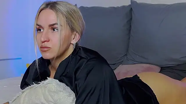 SofiJames online show from 8, 10, 2025