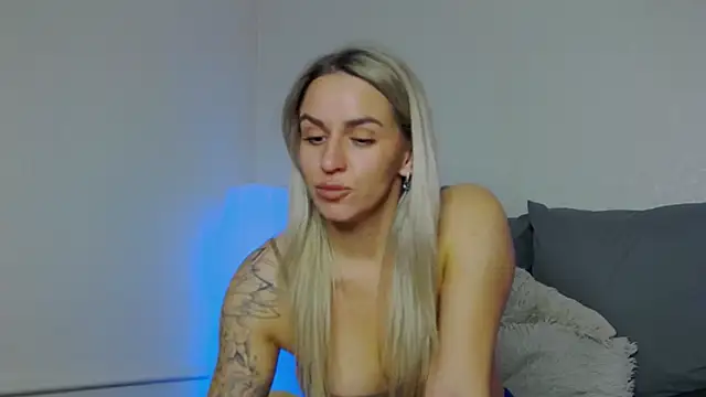 SofiJames online show from 5, 11, 2025