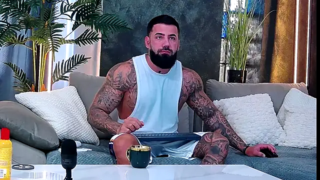 masterkingofmusclee online show from 10, 10, 2025