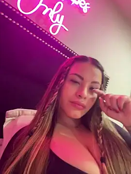 Snapshot of sexyyykloee chatting on 15, 5, 2026 sexyyykloee online show from 15, 5, 2026