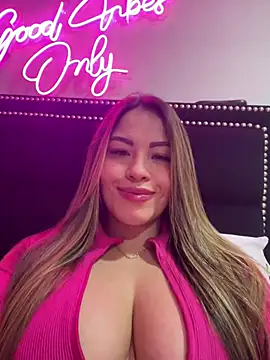 Snapshot of sexyyykloee chatting on 17, 5, 2026 sexyyykloee online show from 17, 5, 2026
