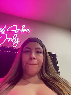 Snapshot of sexyyykloee chatting on 19, 5, 2026 sexyyykloee online show from 19, 5, 2026