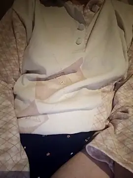 Snapshot of bruna_safadinhaa chatting on 28, 11, 2025 bruna safadinhaa online show from 28, 11, 2025