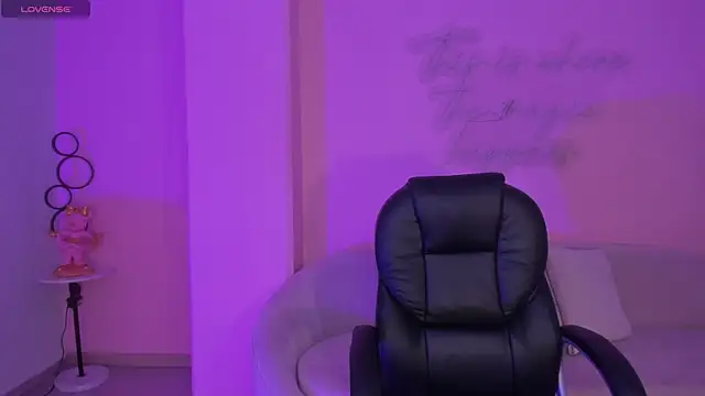 Snapshot of AlessiaCorleone_ chatting on 30, 12, 2024 AlessiaCorleone online show from 30, 12, 2024