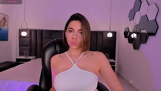 AmyWalker  online show from 1, 2, 2025