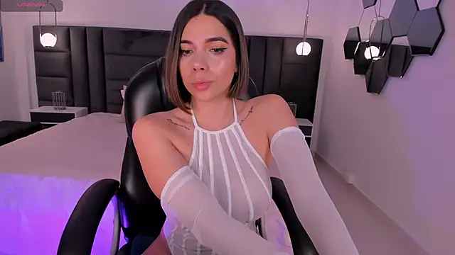 AmyWalker  online show from 1, 2, 2025