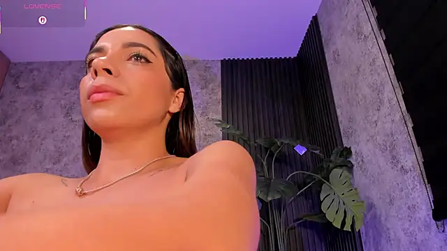 AmyWalker  online show from 13, 9, 2025