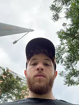 Snapshot of Juan_Castano chatting on 21, 11, 2025 Juan Castano online show from 21, 11, 2025