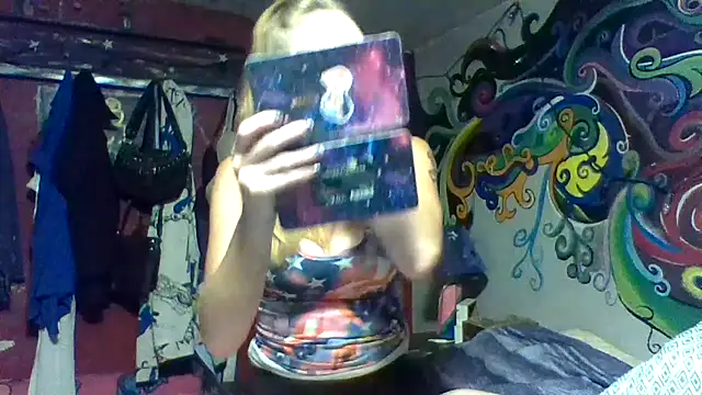 Snapshot of 4EyedSluttyGinger chatting on 8, 9, 2025 4EyedSluttyGinger online show from 8, 9, 2025