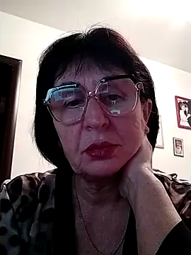 Snapshot of AlbinaXPretty chatting on 7, 12, 2024 AlbinaXPretty online show from 7, 12, 2024