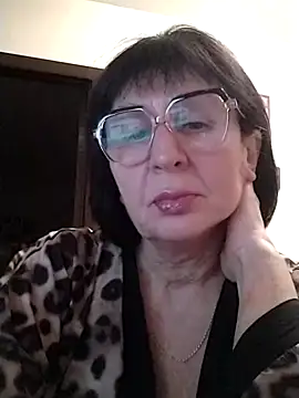 Snapshot of AlbinaXPretty chatting on 2, 1, 2025 AlbinaXPretty online show from 2, 1, 2025