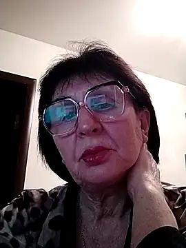 Snapshot of AlbinaXPretty chatting on 1, 2, 2025 AlbinaXPretty online show from 1, 2, 2025