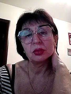 Snapshot of AlbinaXPretty chatting on 3, 2, 2025 AlbinaXPretty online show from 3, 2, 2025
