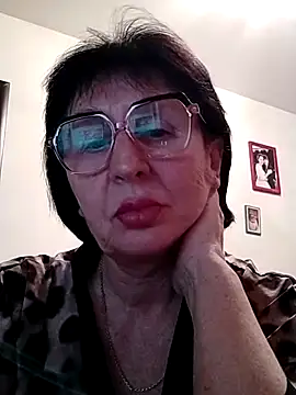 Snapshot of AlbinaXPretty chatting on 3, 2, 2025 AlbinaXPretty online show from 3, 2, 2025