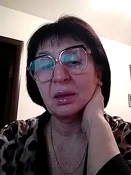 Snapshot of AlbinaXPretty chatting on 21, 2, 2025 AlbinaXPretty online show from 21, 2, 2025