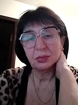 Snapshot of AlbinaXPretty chatting on 5, 3, 2025 AlbinaXPretty online show from 5, 3, 2025