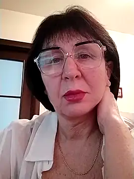 Snapshot of AlbinaXPretty chatting on 8, 3, 2025 AlbinaXPretty online show from 8, 3, 2025
