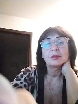 Snapshot of AlbinaXPretty chatting on 8, 9, 2025 AlbinaXPretty online show from 8, 9, 2025