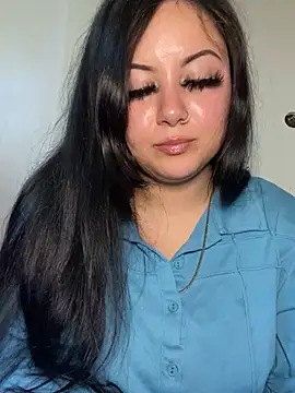 Snapshot of xocrybaby chatting on 4, 1, 2025 xocrybaby online show from 4, 1, 2025