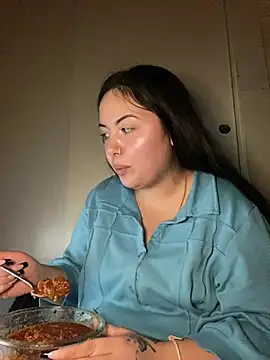 Snapshot of xocrybaby chatting on 5, 1, 2025 xocrybaby online show from 5, 1, 2025