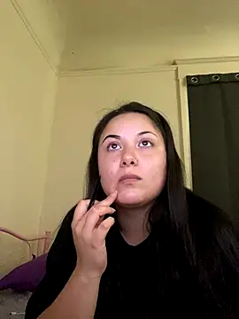 Snapshot of xocrybaby chatting on 5, 10, 2025 xocrybaby online show from 5, 10, 2025