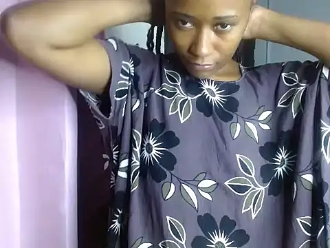 Snapshot of savage_laura chatting on 5, 6, 2026 savage laura online show from 5, 6, 2026