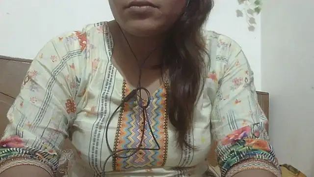 Snapshot of shekira99 chatting on 21, 7, 2026 shekira99 online show from 21, 7, 2026