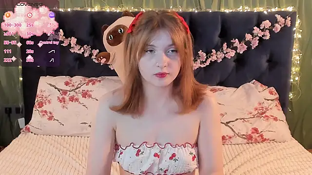 Snapshot of AliceLanley chatting on 8, 7, 2026 AliceLanley online show from 8, 7, 2026