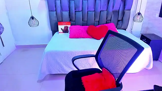 lucia vonne  online show from 13, 1, 2026