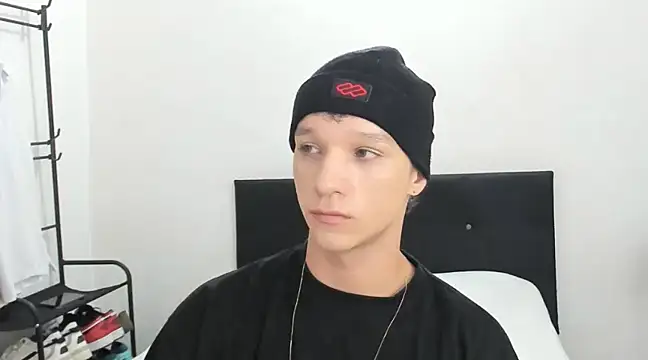 angelcortes online show from 27, 12, 2024