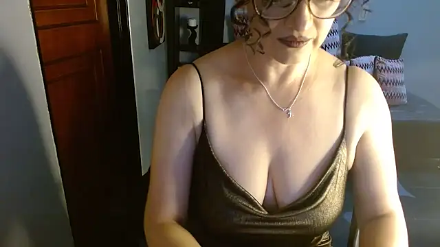 MATURETOPASIO online show from 1, 2, 2026