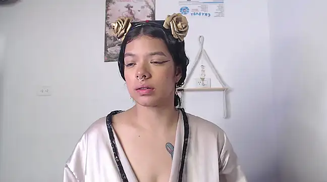 yungelitamor  online show from 2, 2, 2025