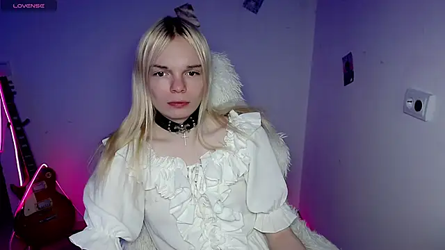 Snapshot of Emily_Nyaffee chatting on 20, 12, 2025 Emily Nyaffee online show from 20, 12, 2025